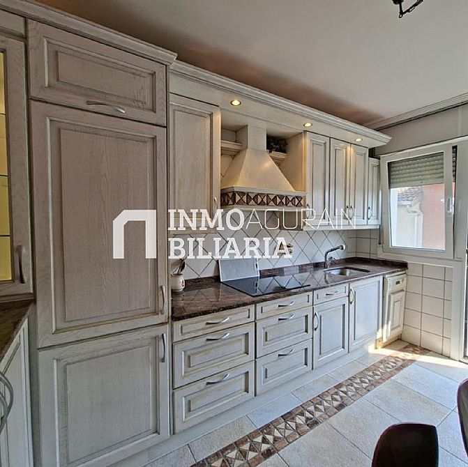 VENTA DE ESPECTACULAR PISO EN AGURAIN - 8