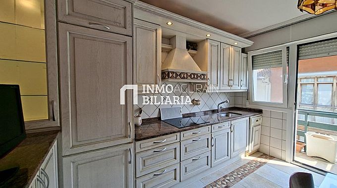 VENTA DE ESPECTACULAR PISO EN AGURAIN
