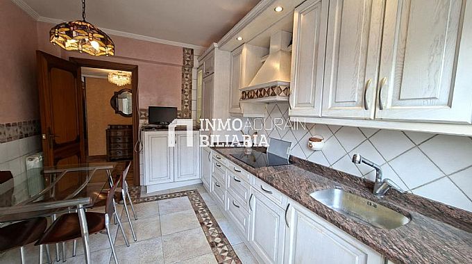 VENTA DE ESPECTACULAR PISO EN AGURAIN