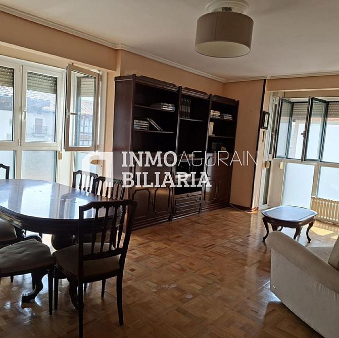 VENTA DE ESPECTACULAR PISO EN AGURAIN - 12