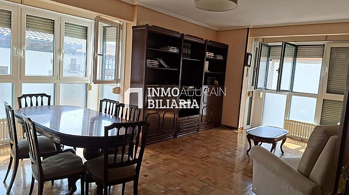 VENTA DE ESPECTACULAR PISO EN AGURAIN