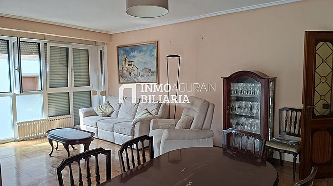 VENTA DE ESPECTACULAR PISO EN AGURAIN