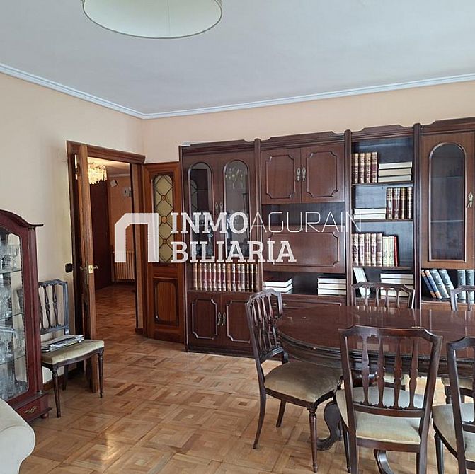 VENTA DE ESPECTACULAR PISO EN AGURAIN - 13