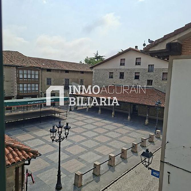 VENTA DE ESPECTACULAR PISO EN AGURAIN - 16