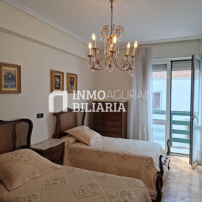 VENTA DE ESPECTACULAR PISO EN AGURAIN - 17
