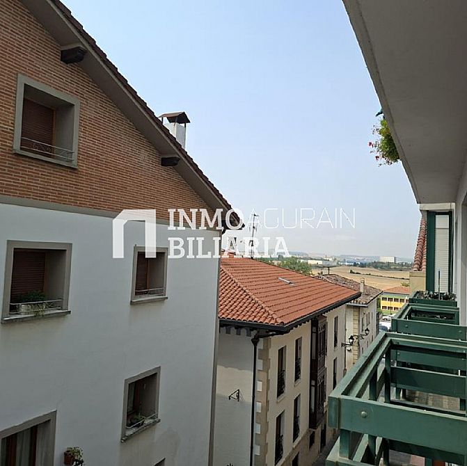 VENTA DE ESPECTACULAR PISO EN AGURAIN - 19