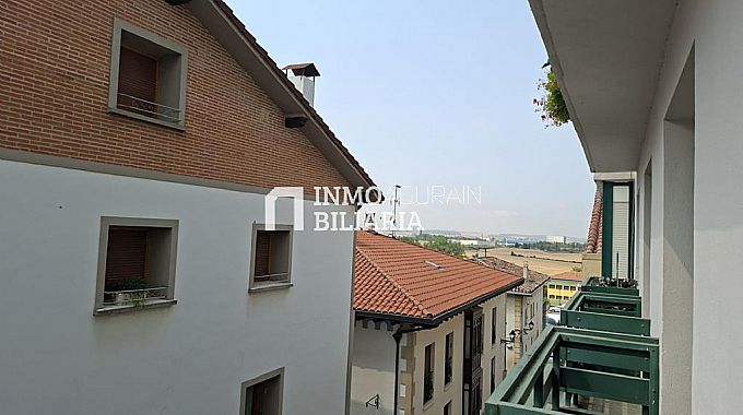 VENTA DE ESPECTACULAR PISO EN AGURAIN