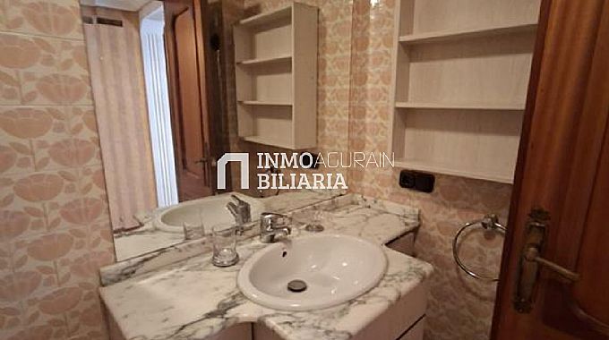 VENTA DE ESPECTACULAR PISO EN AGURAIN