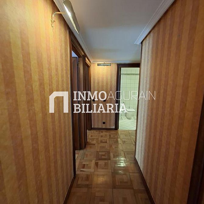 VENTA DE ESPECTACULAR PISO EN AGURAIN - 3