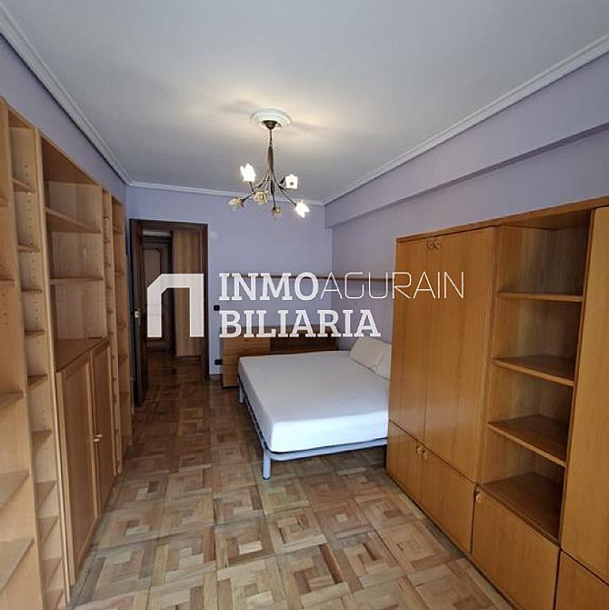 VENTA DE ESPECTACULAR PISO EN AGURAIN - 23