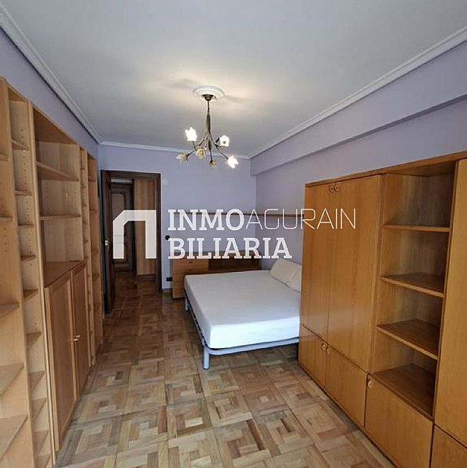 VENTA DE ESPECTACULAR PISO EN AGURAIN - 24