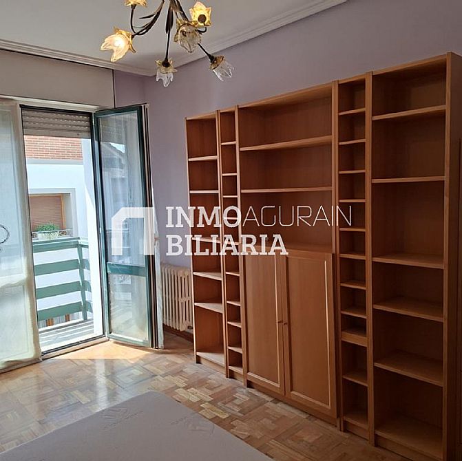 VENTA DE ESPECTACULAR PISO EN AGURAIN - 25