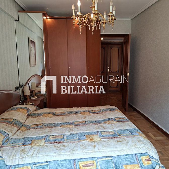 VENTA DE ESPECTACULAR PISO EN AGURAIN - 28