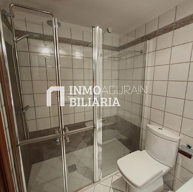 VENTA DE ESPECTACULAR PISO EN AGURAIN - 29