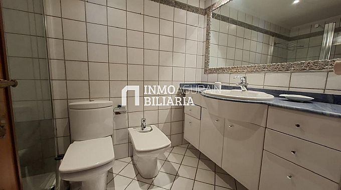 VENTA DE ESPECTACULAR PISO EN AGURAIN