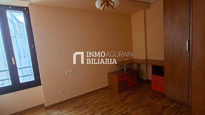 PISO EN AGURAIN