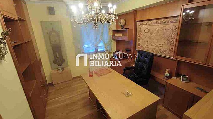 Vivienda de 4 dormitorios en Conde Don Vela (Txagorritxu/Avenida Gasteiz)