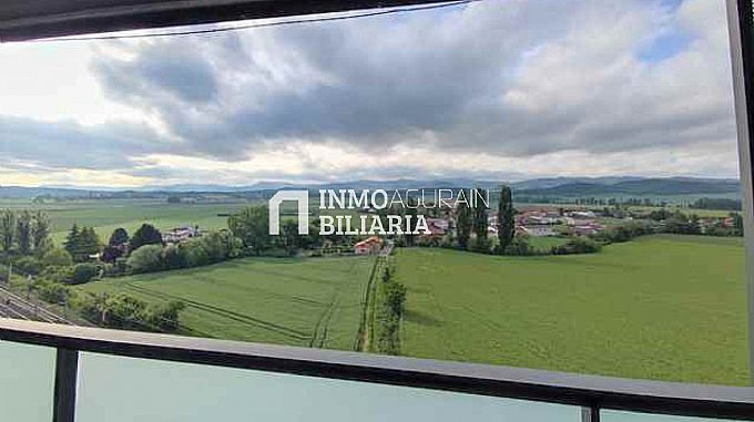 VIVIENDA VPO EN SALBURUA (ARKAIATE)