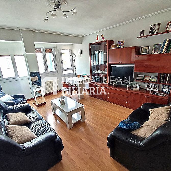 Venta de piso en Vitoria-Gasteiz - 2