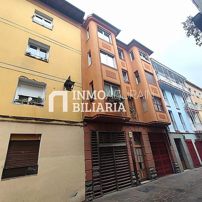 Venta de piso en Vitoria-Gasteiz - 1