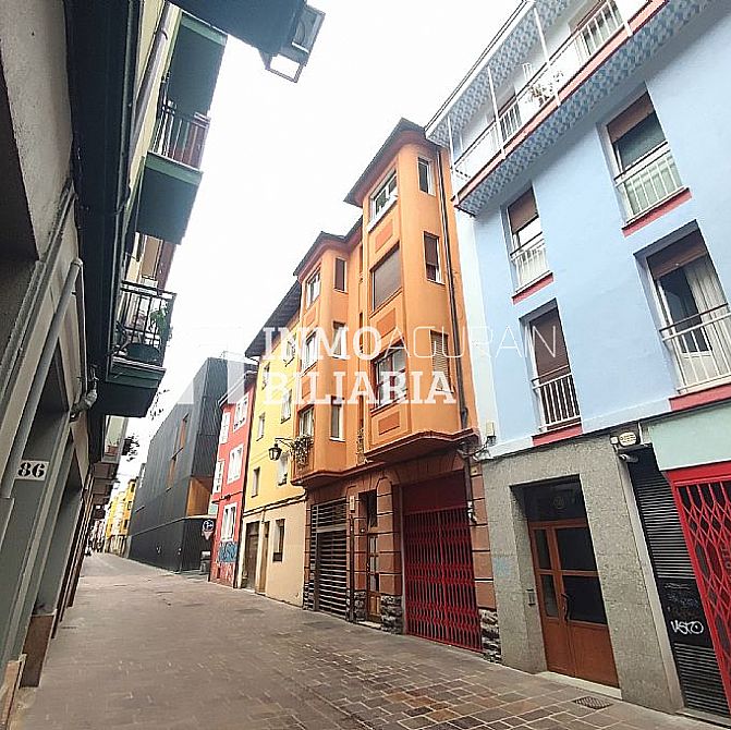 Venta de piso en Vitoria-Gasteiz - 2