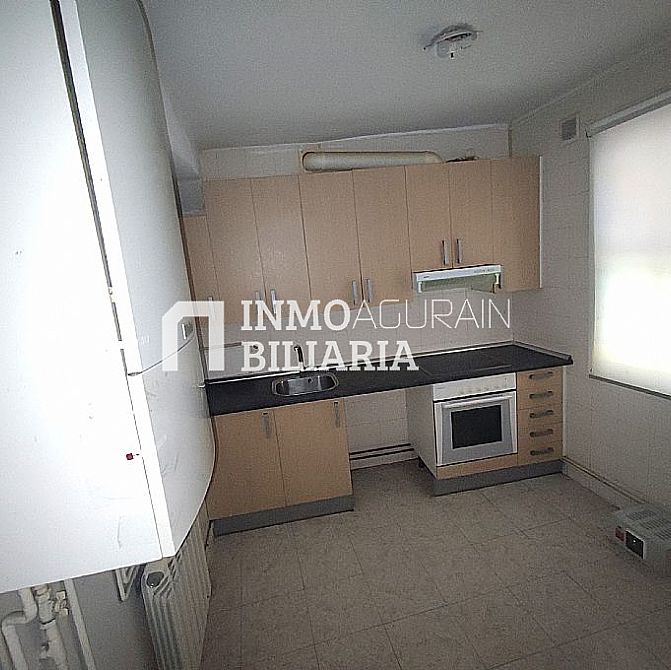 Venta de piso en Vitoria-Gasteiz - 7