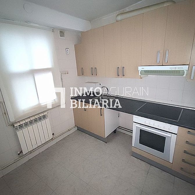 Venta de piso en Vitoria-Gasteiz - 8