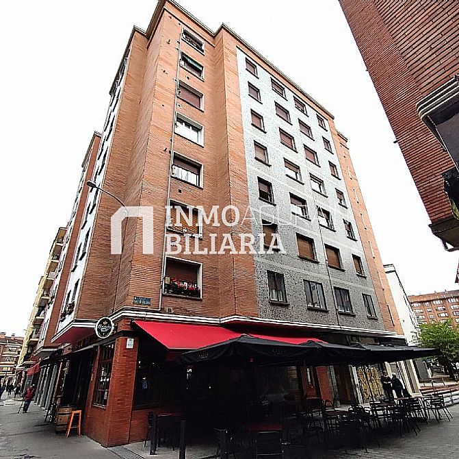Venta de piso en Vitoria-Gasteiz - 1