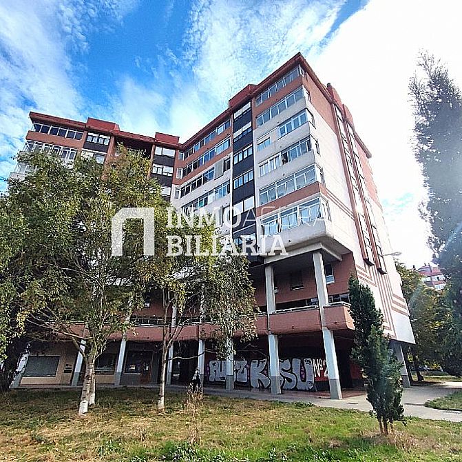 Venta de piso en Vitoria-Gasteiz - 1