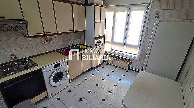 PISO EN CALLE LOS HERRAN (VITORIA-GASTEIZ)