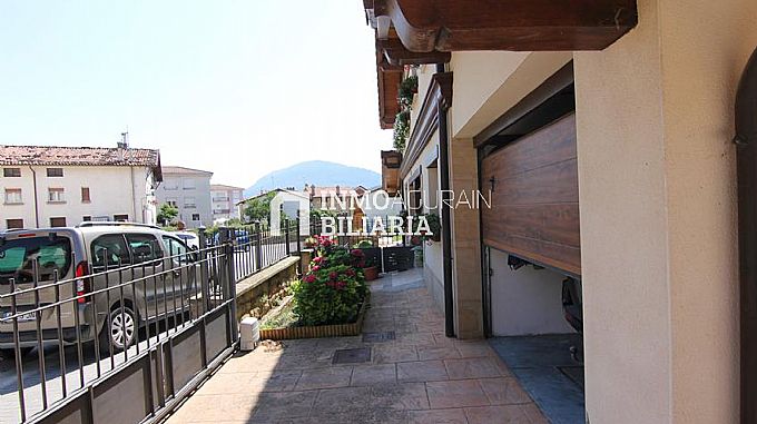 CASA CON JARDIN EN ZIORDIA