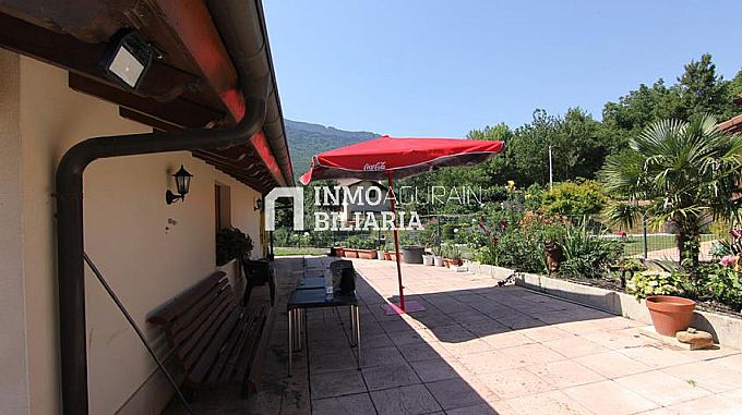 CASA CON JARDIN EN ZIORDIA