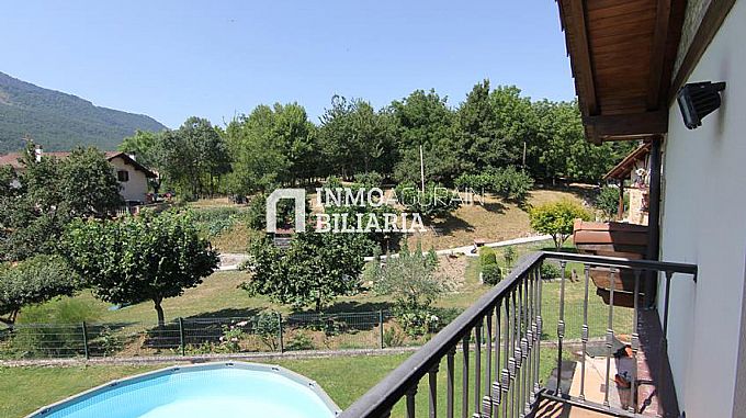 CASA CON JARDIN EN ZIORDIA