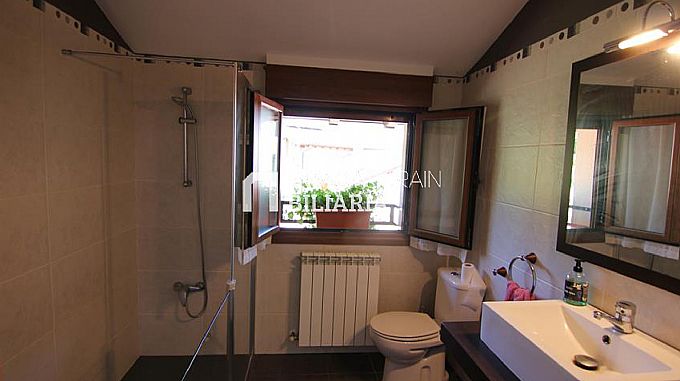 CASA CON JARDIN EN ZIORDIA