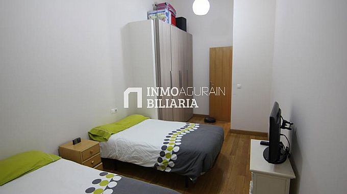 CASA CON JARDIN EN ZIORDIA