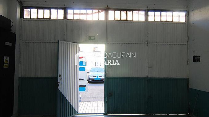 VENTA LOCAL COMERCIAL EN AGURAIN