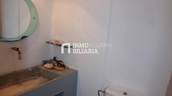 VENTA LOCAL COMERCIAL EN AGURAIN