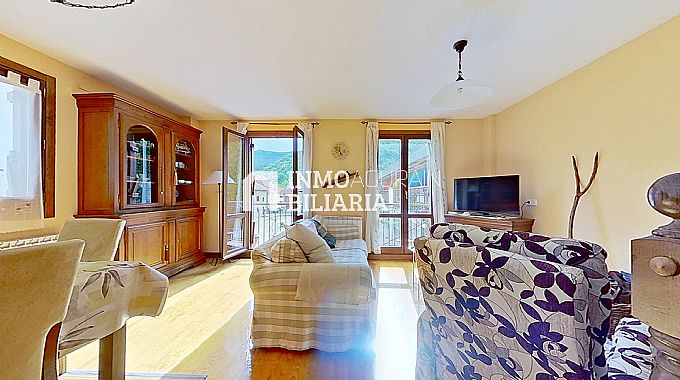 VIVIENDA UNIFAMILIAR PAREADA EN ISABA