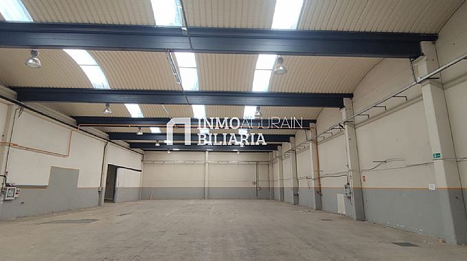 Nave industrial en venta en Calle Legardi y Gutierrez Poligono La Albergueria